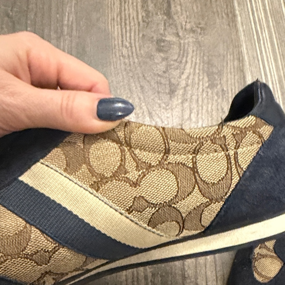 Coach Kelson Signature Logo Navy Blue and Tan Low Rise Sneakers Size 9.5 - Picture 3 of 10